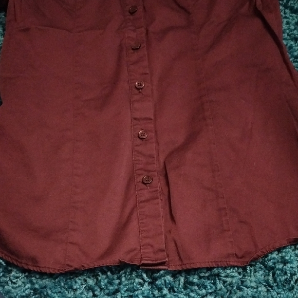 Women's Burgundy Short Sleeve Top - Picture 6 of 10